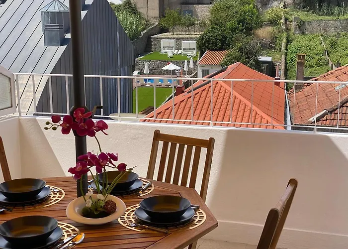 Apartamento Com Patio Na Rua Principal Da Cidade